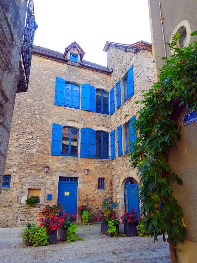 Gite La Maison Des Pelerins Villeneuve-d'Aveyron Exterior photo